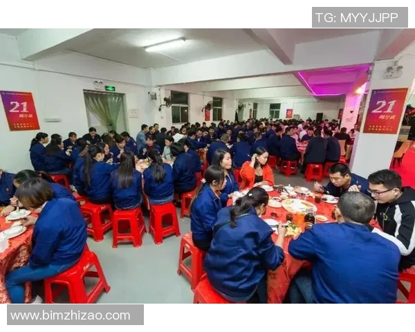 足球明星送祝福庆新春与中国球迷共迎兔年喜庆时刻